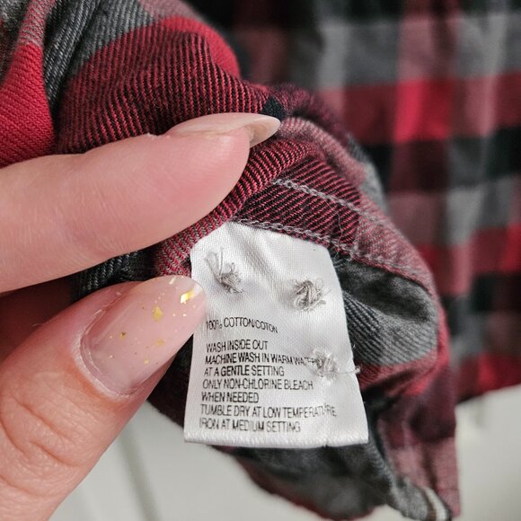 Men's Black Brown 1826 - Size L - Red, Grey &Black Plaid Flannel Button Up Shirt - Picture 4 of 9